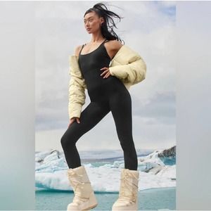 ALO Yoga Seamless Cable Knit Onesie Small Black